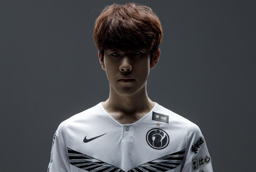 翻牌后路线规划：从第一枪就要看到河牌（翻牌后策略规划：首枪即着眼河牌）