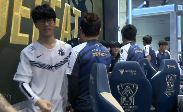 RA俱乐部更新选手照片：选手们已全部抵达深圳训练室积极备战